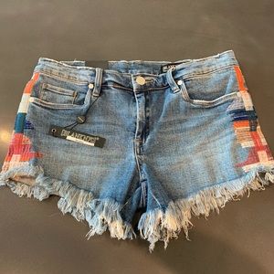 [BLANKNYC] The Astor Cut Off Shorts